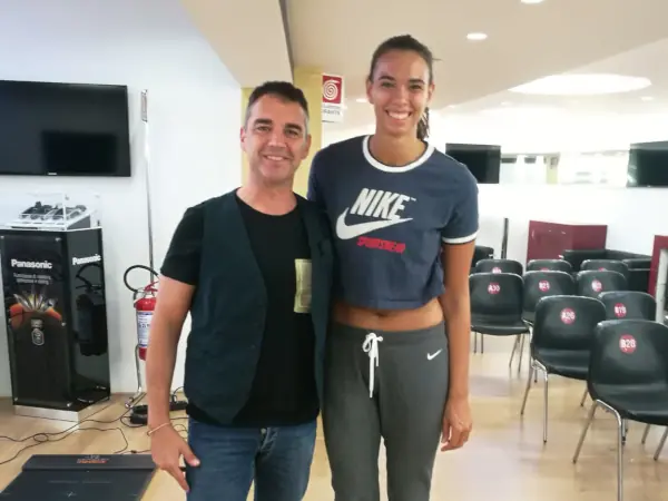 visita posturale a una giocatrice basket dell'Umana Reyer Venezia